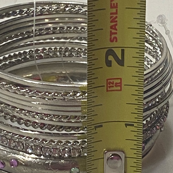 Gift-ready bangles Silver tone bracelet set. - Picture 8 of 12
